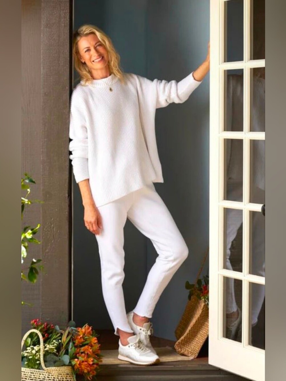 NWOT Frank & Eileen Tee Lab Tulip Ankle White Sweatpant